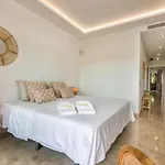 Vivi Homes - Boho Sunrise Alminar Pool, Garden & Terrace