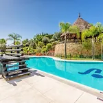 Διαμέρισμα Vivi Homes - Boho Sunrise Alminar Pool, Garden & Terrace