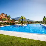 Vivi Homes - Boho Sunrise Alminar Pool, Garden & Terrace Μαρμπέλλα