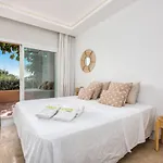 Διαμέρισμα Vivi Homes - Boho Sunrise Alminar Pool, Garden & Terrace Μαρμπέλλα