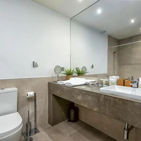 Vivi Homes - Boho Sunrise Alminar Pool, Garden & Terrace Apartment
