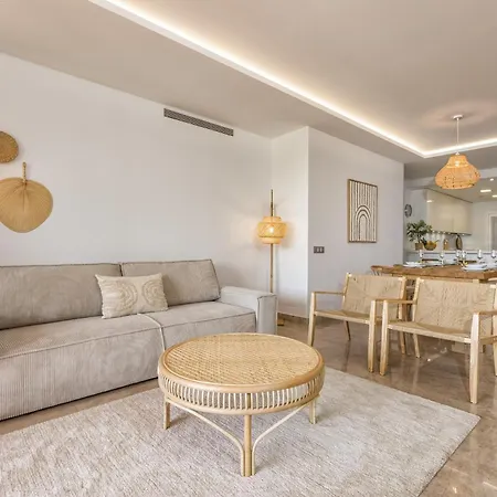Vivi Homes - Boho Sunrise Alminar Pool, Garden & Terrace Apartamento Marbella