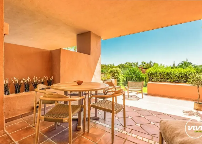 Vivi Homes - Boho Sunrise Alminar Pool, Garden & Terrace Apartamento Marbella