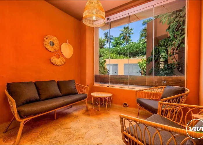 Vivi Homes - Boho Sunrise Alminar Pool, Garden & Terrace * Marbella