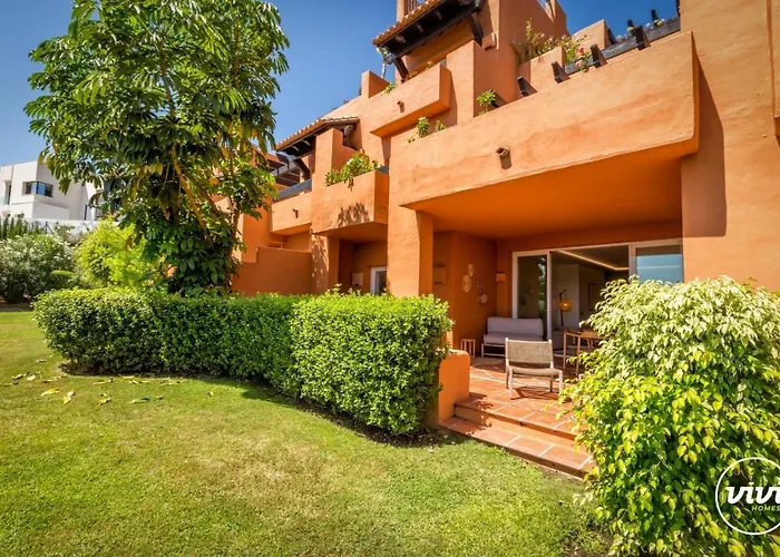 Vivi Homes - Boho Sunrise Alminar Pool, Garden & Terrace Marbella