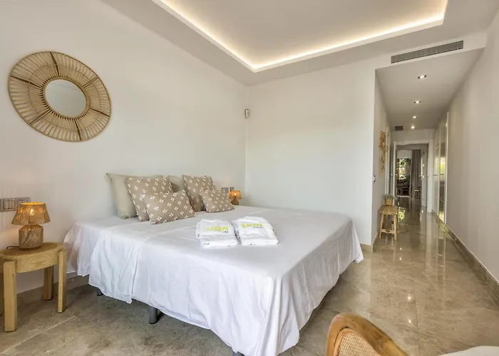 Vivi Homes - Boho Sunrise Alminar Pool, Garden & Terrace Apartamento Marbella